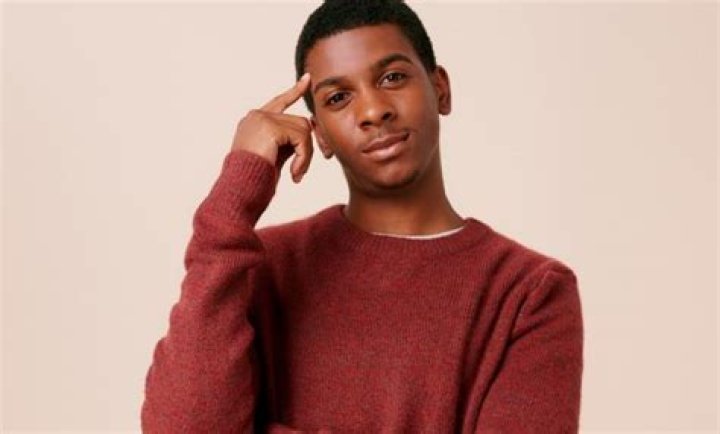 Know About Brett Gray; Height, Age, Net Worth, Facts, On My Block