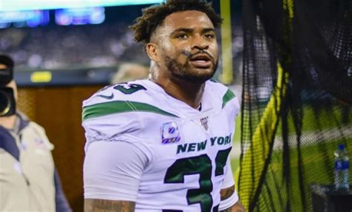Know About Jamal Adams; Contract, Trade, Weight, Girlfriend, Height