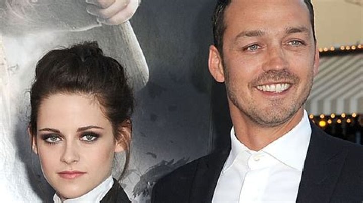 Kristen Stewart’s Boyfriend: Who is Kristen Stewart Dating?