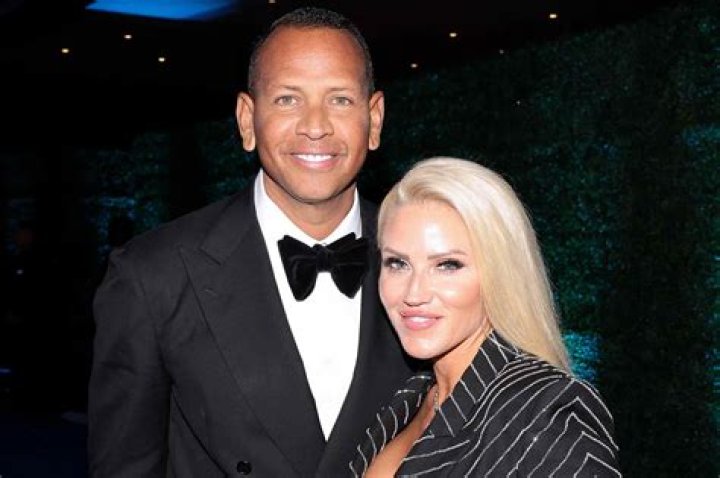 Larissa Cordeiro’s Boyfriend: Who is Larissa Cordeiro Dating?