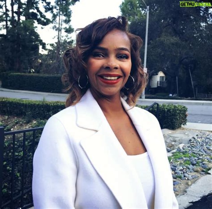 Lark Voorhies Net Worth, Age, Height, Bio, Birthday, Wiki!