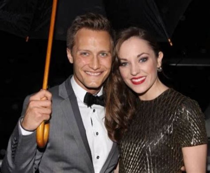 Laura Osnes- Wiki, Age, Height, Net Worth, Husband, Ethnicity