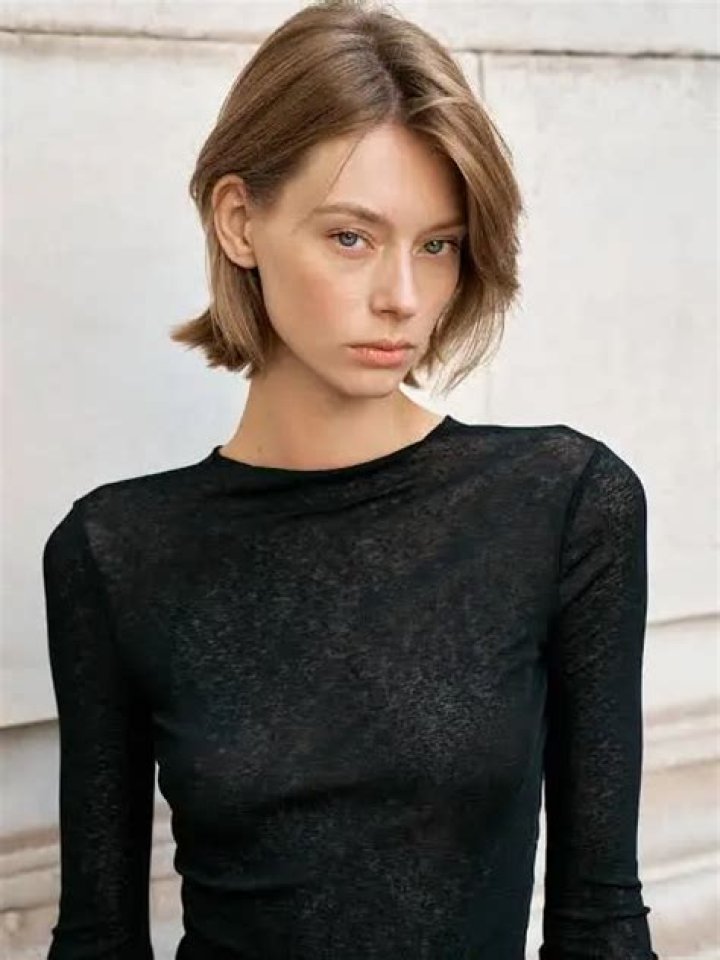 Lauren De Graaf Net Worth, Age, Height, Bio, Birthday, Wiki!