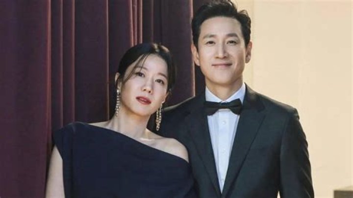 Lee Sun Kyun- Bio, Wiki, Age, Girlfriend, Height, Net Worth, Career