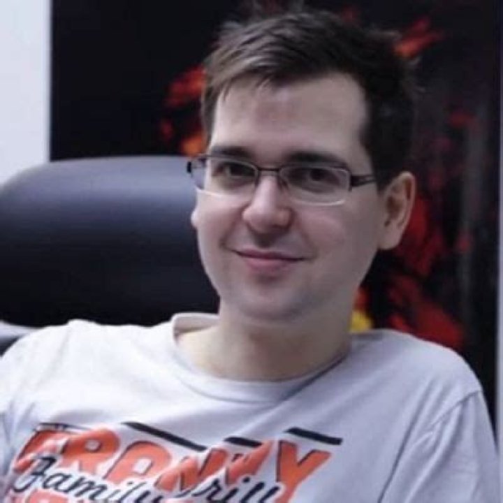 Lewis Brindley- Wiki, Age, Height, Wife, Net Worth, Ethnicity