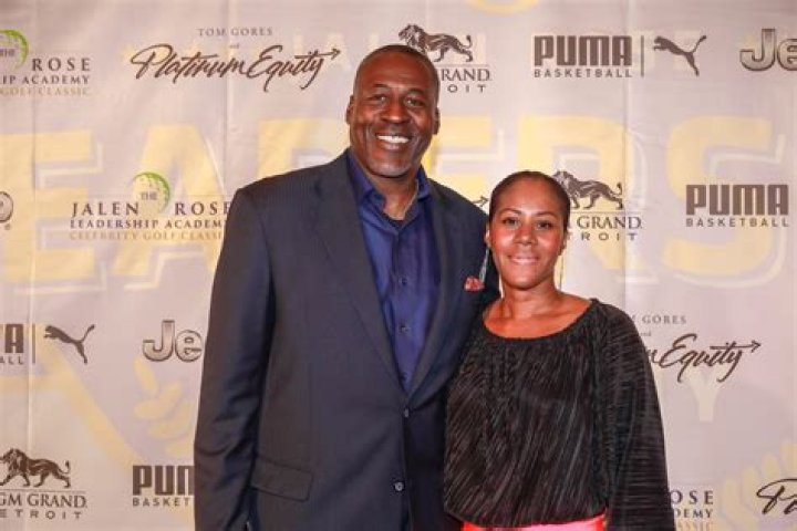 Lomas Brown Net Worth, Age, Height, Bio, Birthday, Wiki!