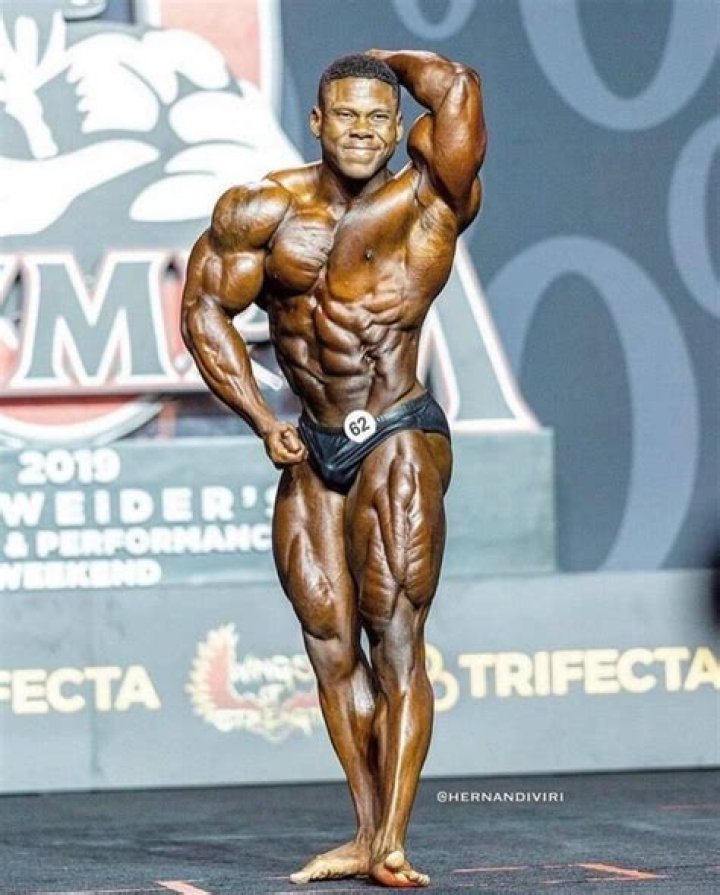 Lorraine Pearson - Net Worth, Age, Height, Birthday, Bio, Wiki!