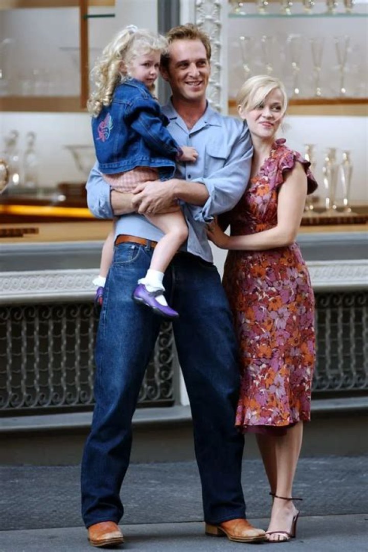 Louise Lucas Net Worth, Age, Height, Bio, Birthday, Wiki!