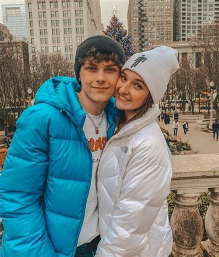 Lowkeylina- Wiki, Biography, Age, Height, Net Worth, Boyfriend