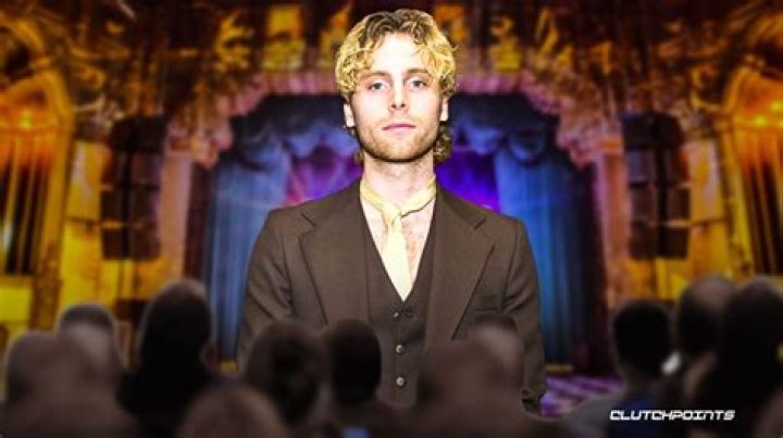 Luke Hemmings' Top 20 On-Camera Moments!