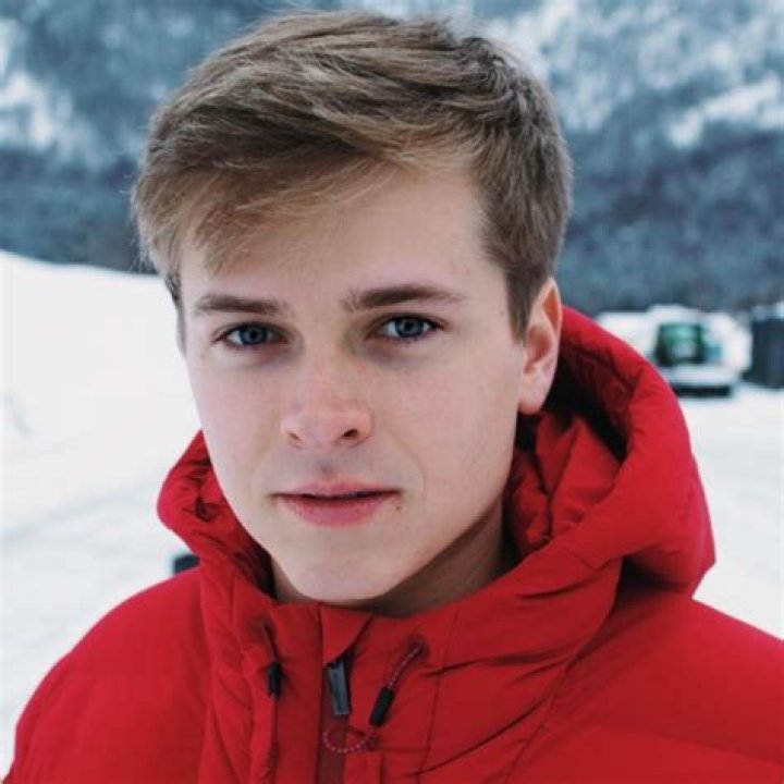 Luke Korns Net Worth, Age, Height, Bio, Birthday, Wiki!