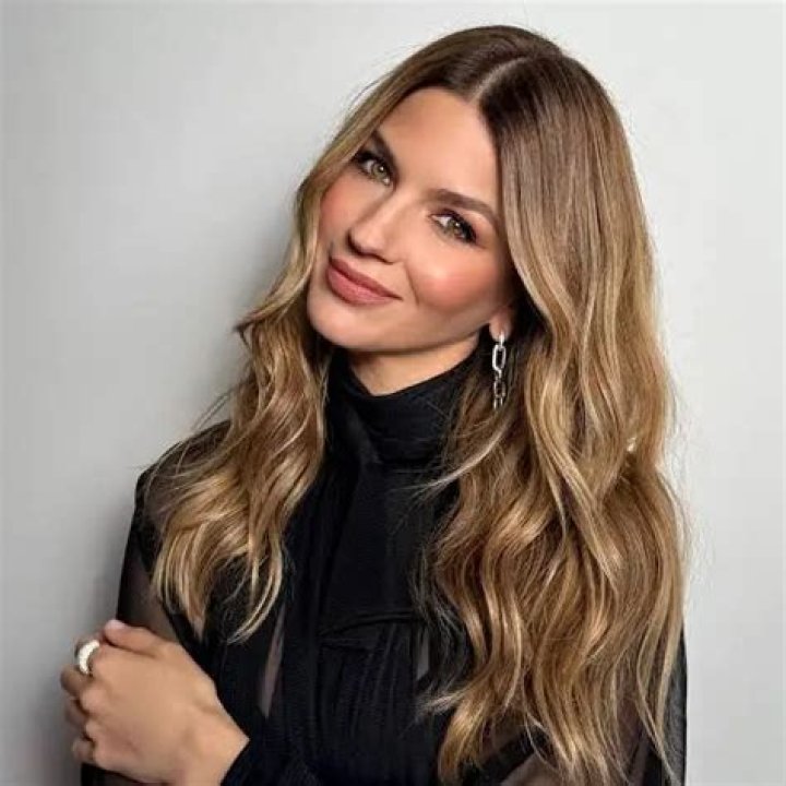 Marcela Kloosterboer - Net Worth, Age, Height, Birthday, Bio, Wiki!