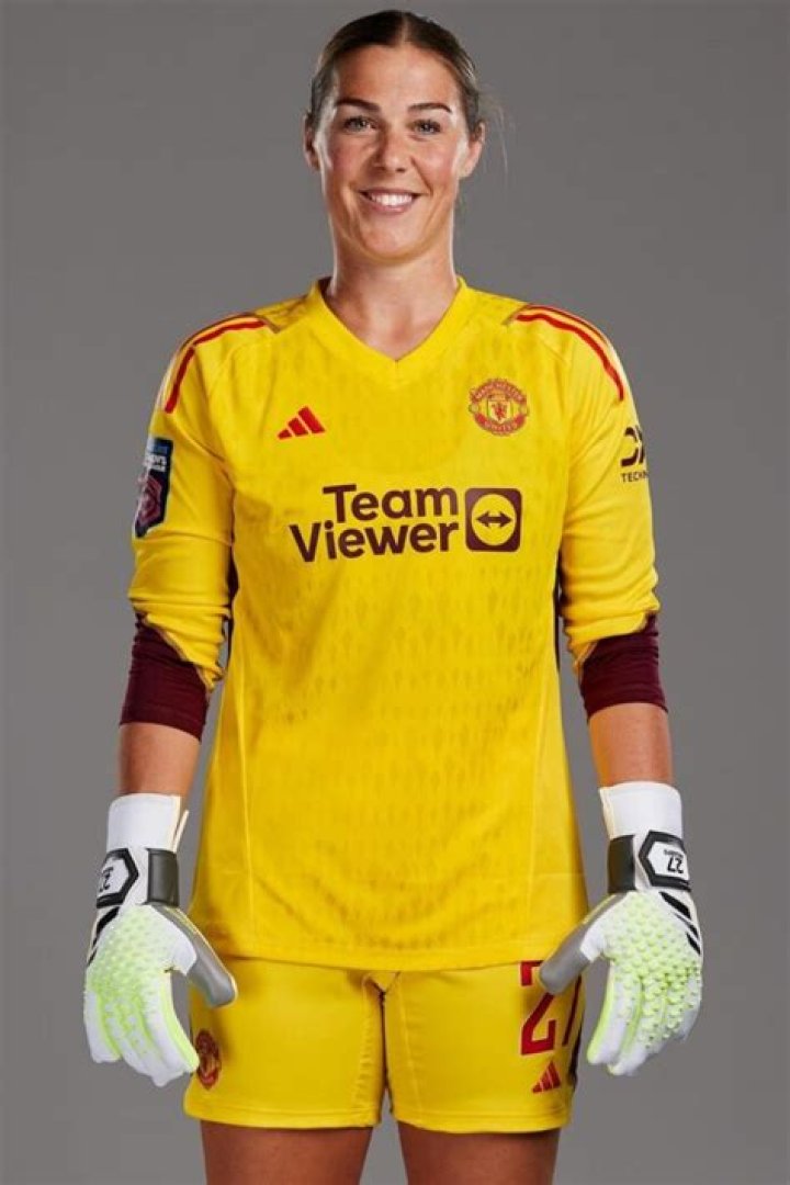 Mary Earp’s husband’s name is: Is she married or not? Investigate Goalkeeper Relationship