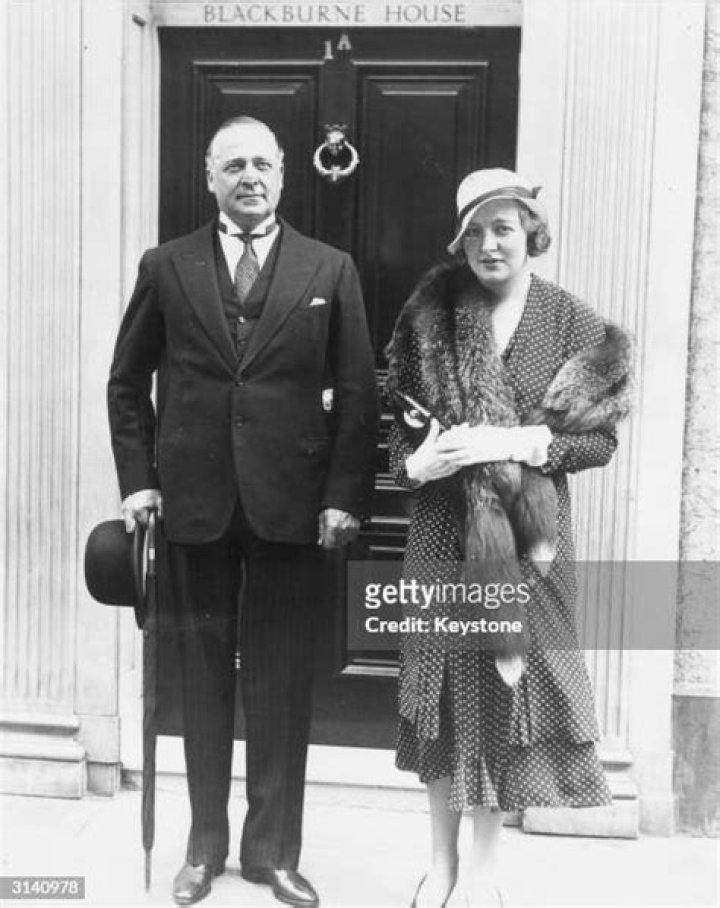 Maurice Roche, 4th Baron Fermoy » Age, Net Worth, Family, Bio, News