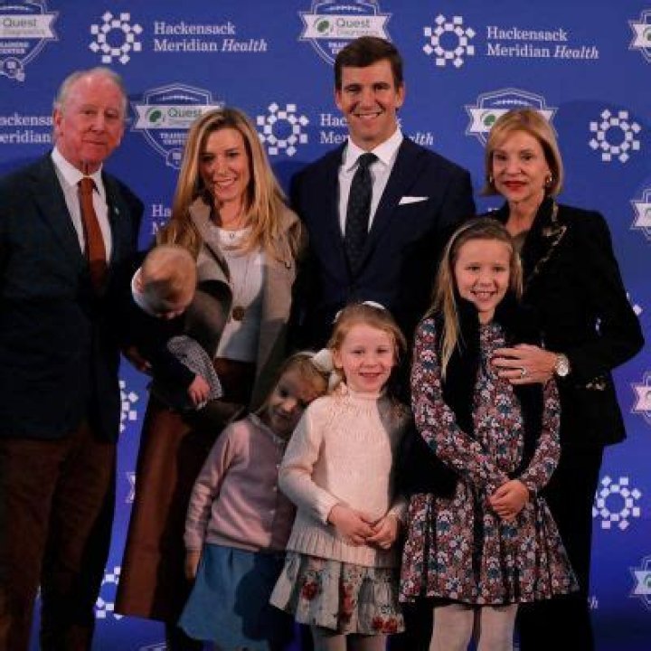 Meet Eli Manning Parents: Family And Relationship Explore