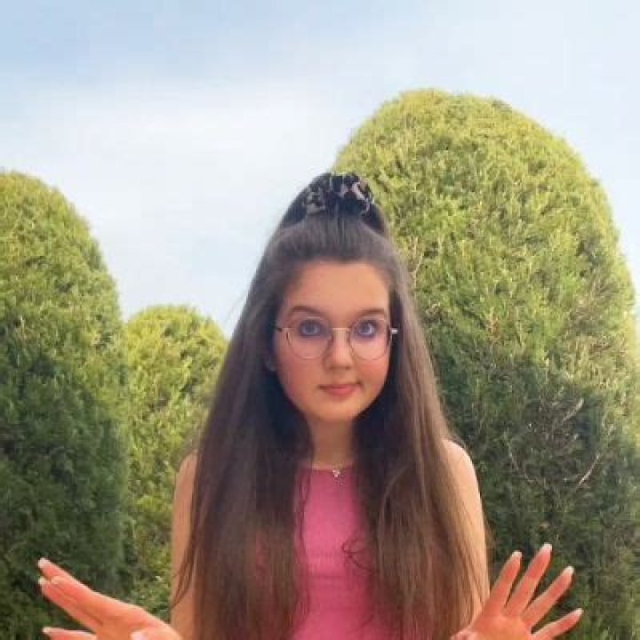 Mela Modela- Age, Net Worth, Height, Boyfriend, Nationality