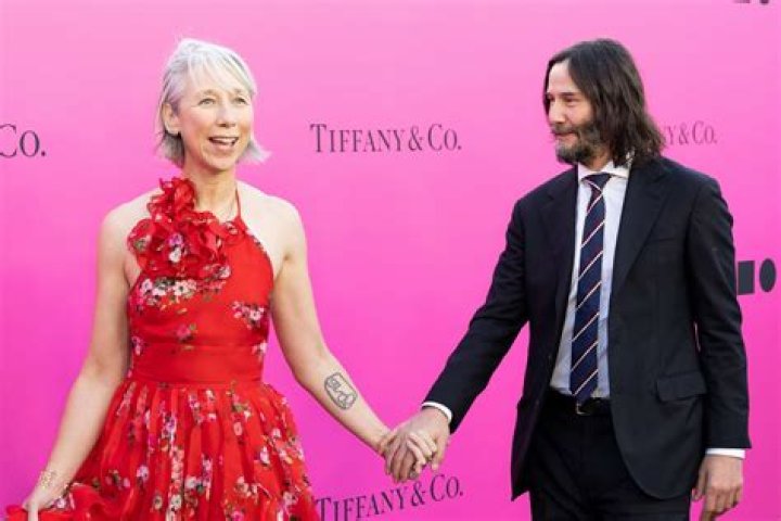 Michael Reeves: Girlfriend, net worth, tattoos, smoking & body facts