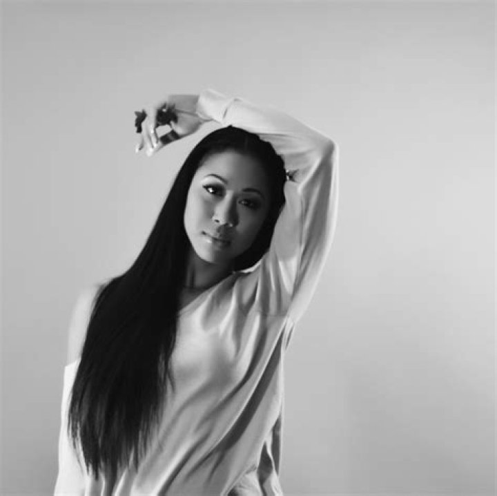 Miesa Examines Relationship Ebb and Flow in "Blind"