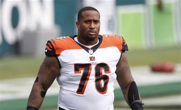 Mike Daniels - Net Worth, Age, Height, Birthday, Bio, Wiki!