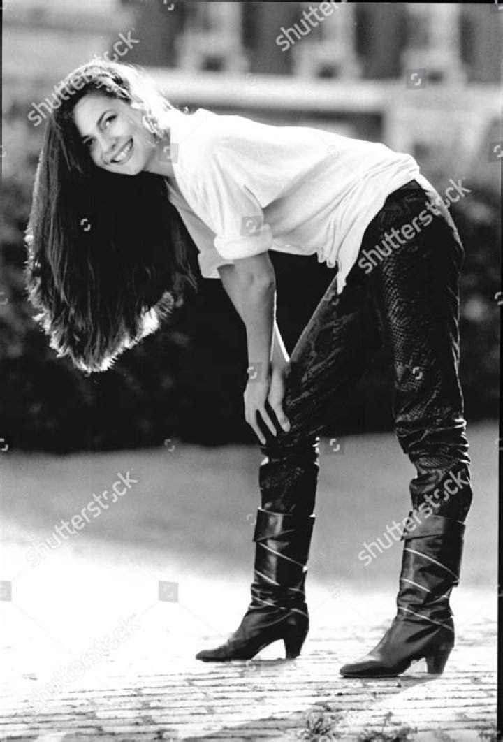 Mirella D'Angelo - Net Worth, Age, Height, Birthday, Bio, Wiki!