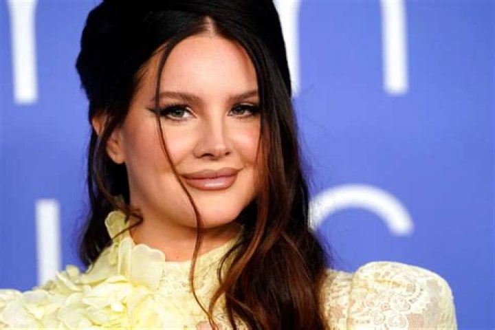 Mona Louise Rey Net Worth, Age, Height, Bio, Birthday, Wiki!