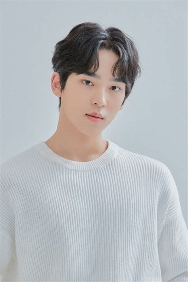 Moon Sung-hyun - Net Worth, Age, Height, Birthday, Bio, Wiki!