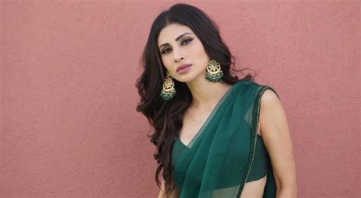 Mouni Roy Wiki, Biography, Age, Net Worth, Salary, Height, Dating, Religion