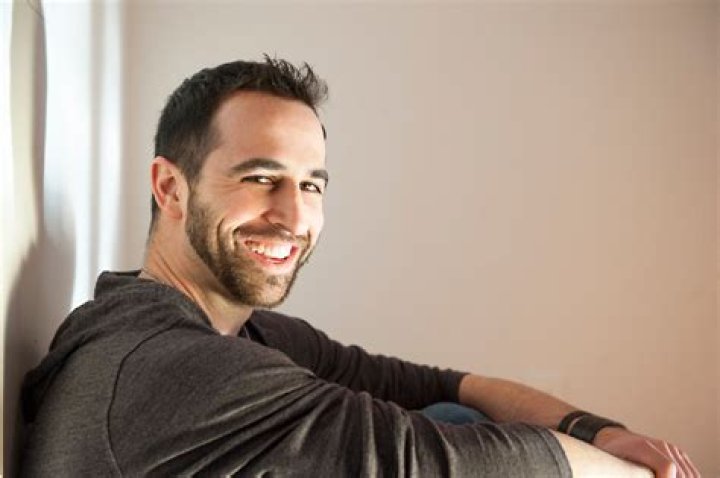 Music Premiere: My Silent Bravery Releases Captivating “Kiss Your Mouth”