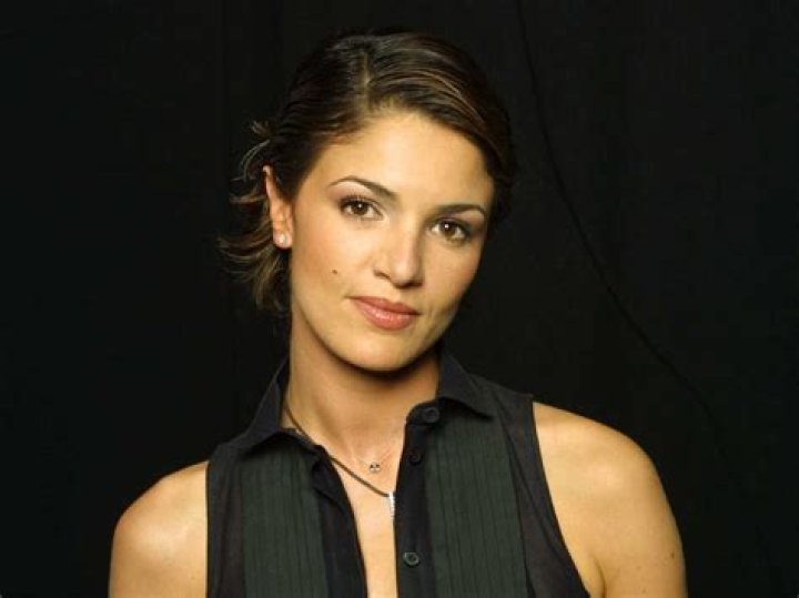 Nadia Fares Taille Poids