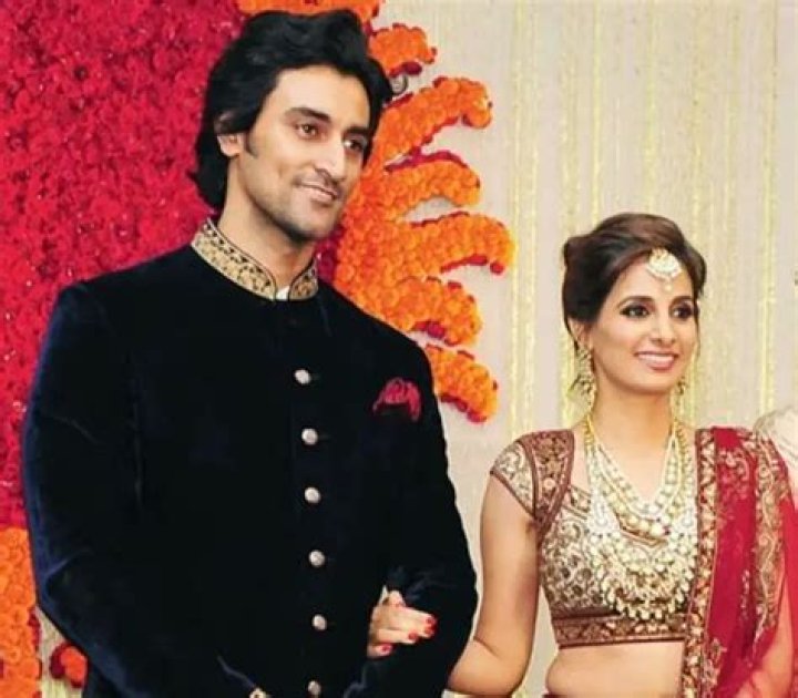 Naina Bachchan- Bio, Age, Height, Net Worth, Husband, Marriage