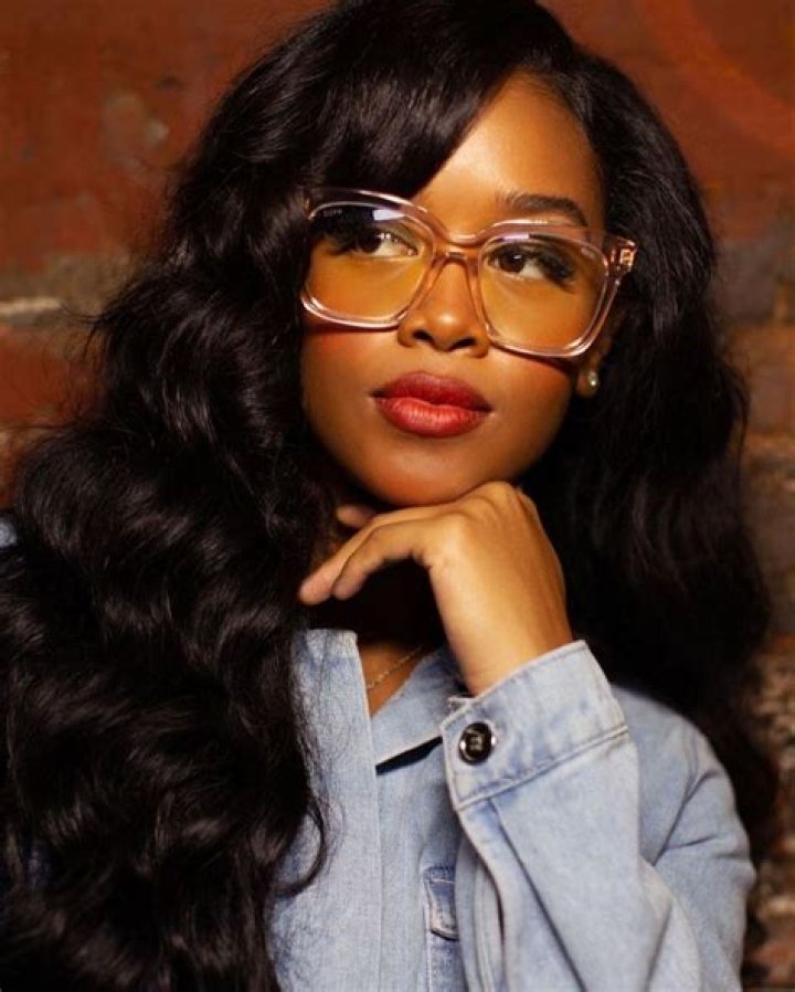 Naomi Sharon- Net Worth, Bio, Age, Dating, Height, Career