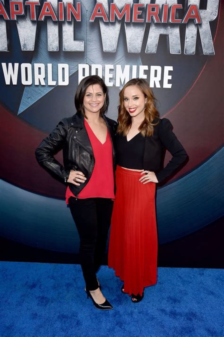 Natalie Lander Net Worth, Age, Height, Bio, Birthday, Wiki!