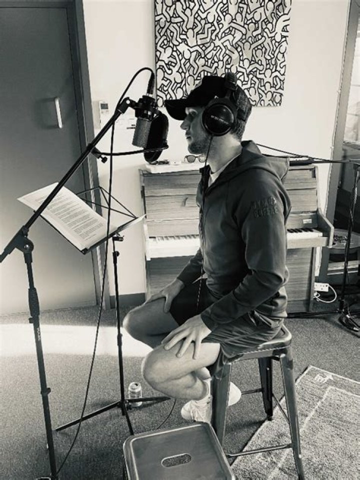 Niall Horan Launches Sleep Narration Via Gym+Coffee