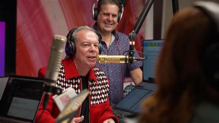 Nick Carter's "Get Over Me" Played on The Elvis Duran Show
