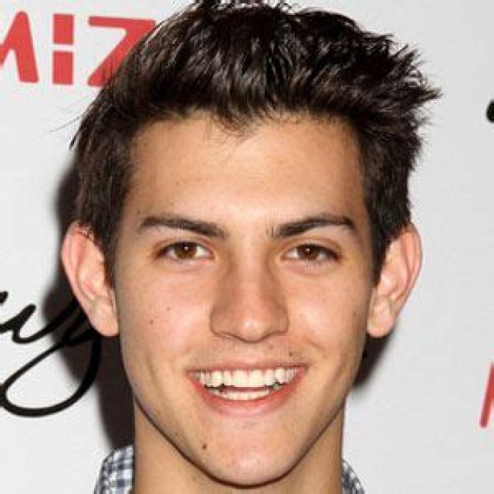 Nick Hissom - Net Worth, Age, Height, Birthday, Bio, Wiki!