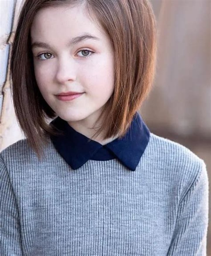 Nicole Scimeca - Net Worth, Age, Height, Birthday, Bio, Wiki!