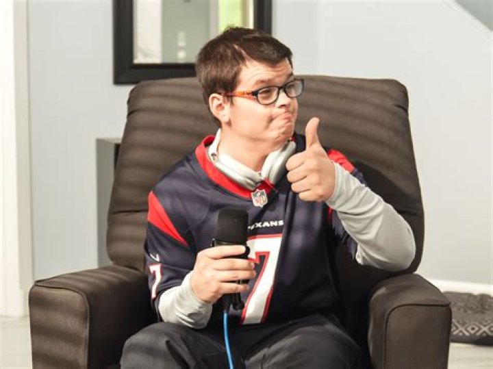 Nikof Age | How Old Is The Twitch Streamer | Real Name And Face Reveal