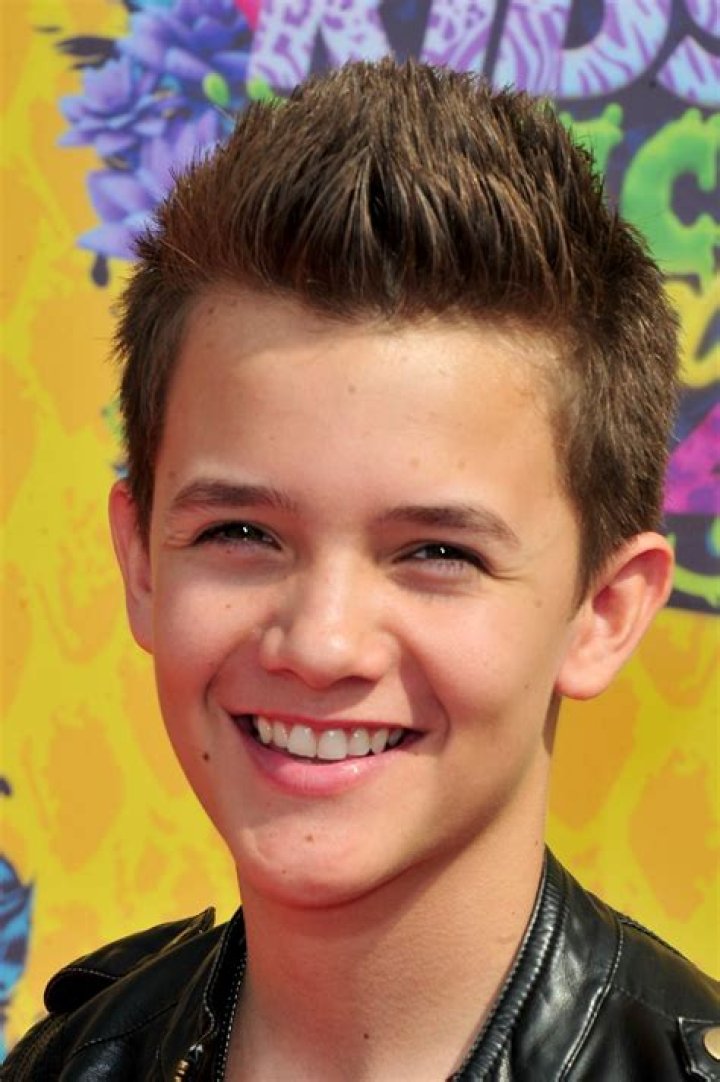 Noah Urrea Net Worth, Age, Height, Bio, Birthday, Wiki!