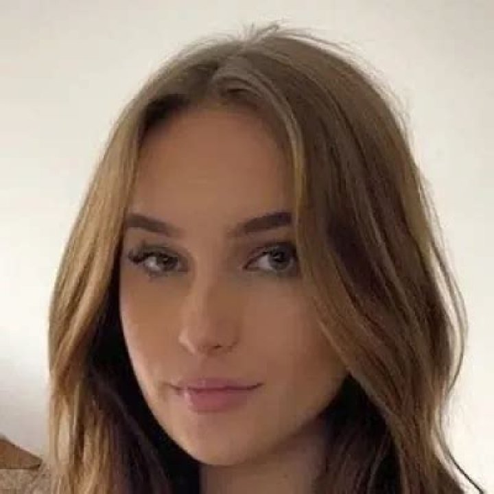 Nona Kanal- Wiki, Age, Height, Net Worth, Boyfriend, Ethnicity