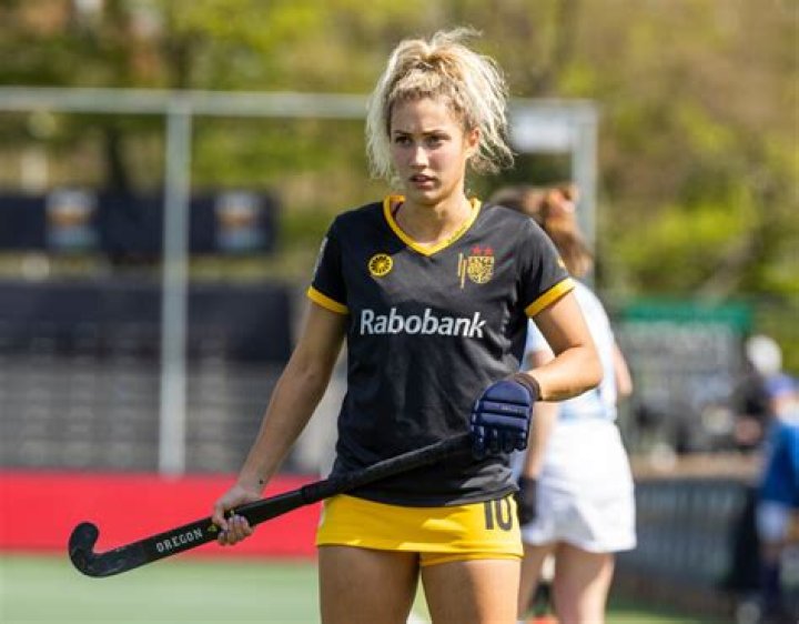 Noor Omrani Wikipedia And Leeftijd | How Old Is The Hockey Player