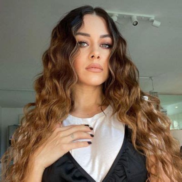 Oana Nechiti- Wiki, Biography, Age, Height, Net Worth, Husband
