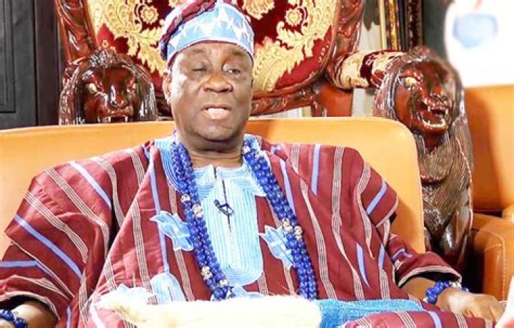 Oba Of Lagos 'Rilwan Akiolu' Biography: Age, Net Worth, Son, News, Father, Wife, Staff