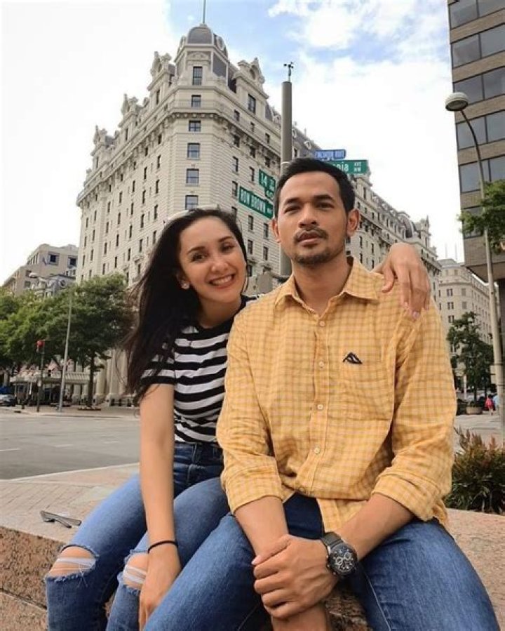 Oka Antara’s Girlfriend: Who is Oka Antara Dating?