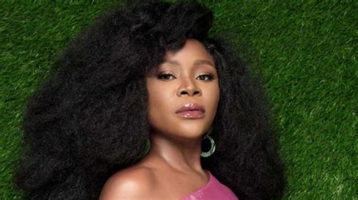 Omawumi Biography: Husband, Age, Net Worth, Songs, Photos, State Of Origin, Wikipedia, Instagram, Real Name