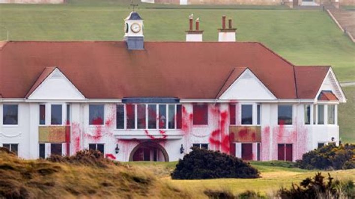 One Direction Fans Trend #CanYallRespectHarry After Vandalism at Harry's Home