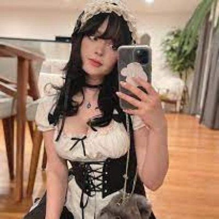 Onisuna- Wiki, Age, Husband, Ethnicity, Parents, Net Worth