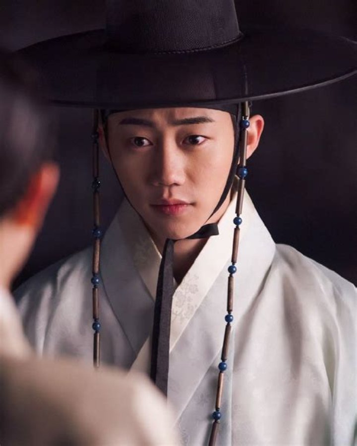 Park Ji-bin Net Worth 2024, Age, Height, Bio, Birthday, Wiki!