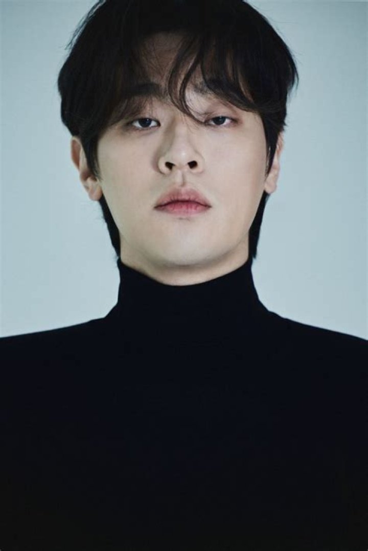 Park Jung-Min - Net Worth, Age, Height, Birthday, Bio, Wiki!