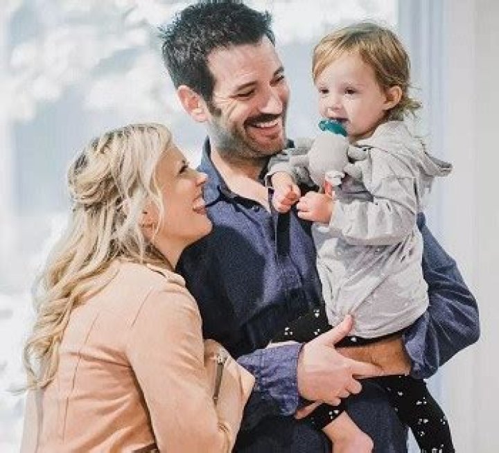 Patti Murin – Bio, wiki, Height, Ethnicity, Net worth, Husband, Boyfriend, Children, Family