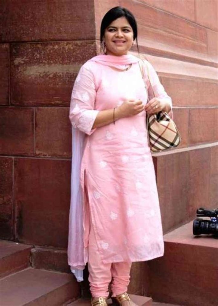 Poonam Mahajan - Net Worth, Age, Height, Birthday, Bio, Wiki!